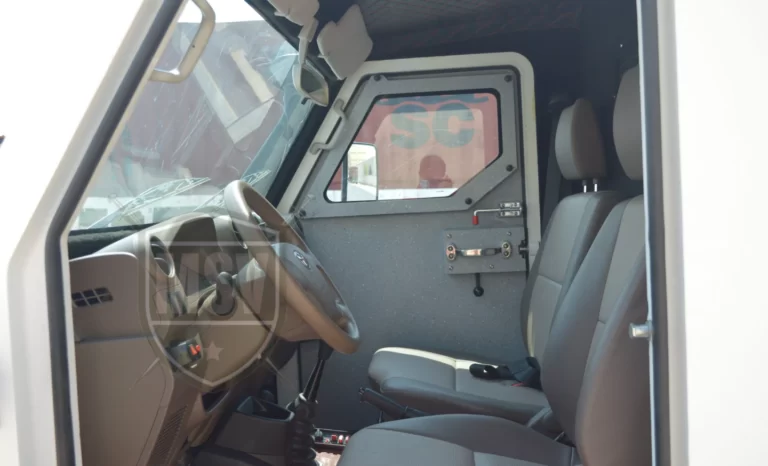 
								ARMORED LAND CRUISER 79 CASH IN TRANSIT full									