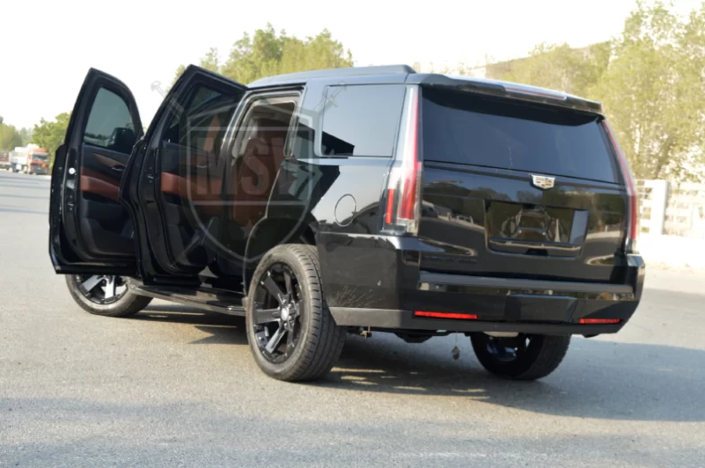 
								Cadillac Esclade full									
