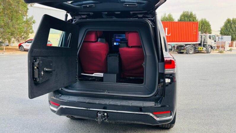 
								Armored LC 300 CEN b6 level  With VIP interior & seats full									