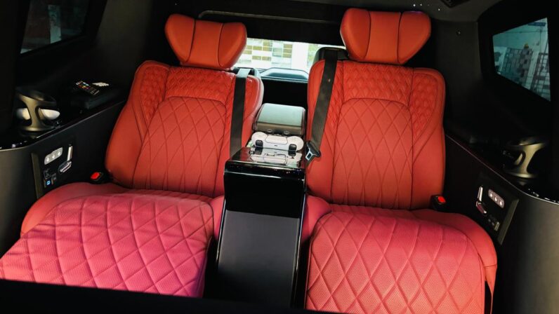
								Armored LC 300 CEN b6 level  With VIP interior & seats full									