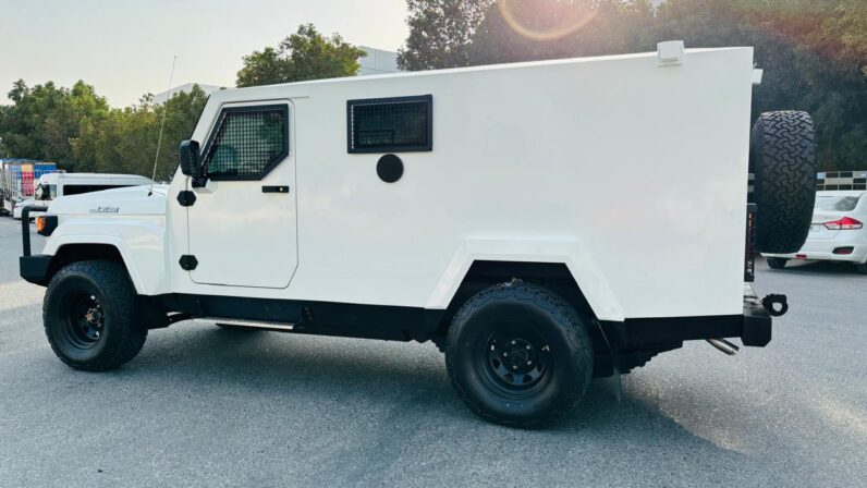 
								Cash Van on LC 79 single cab, B6 level full									